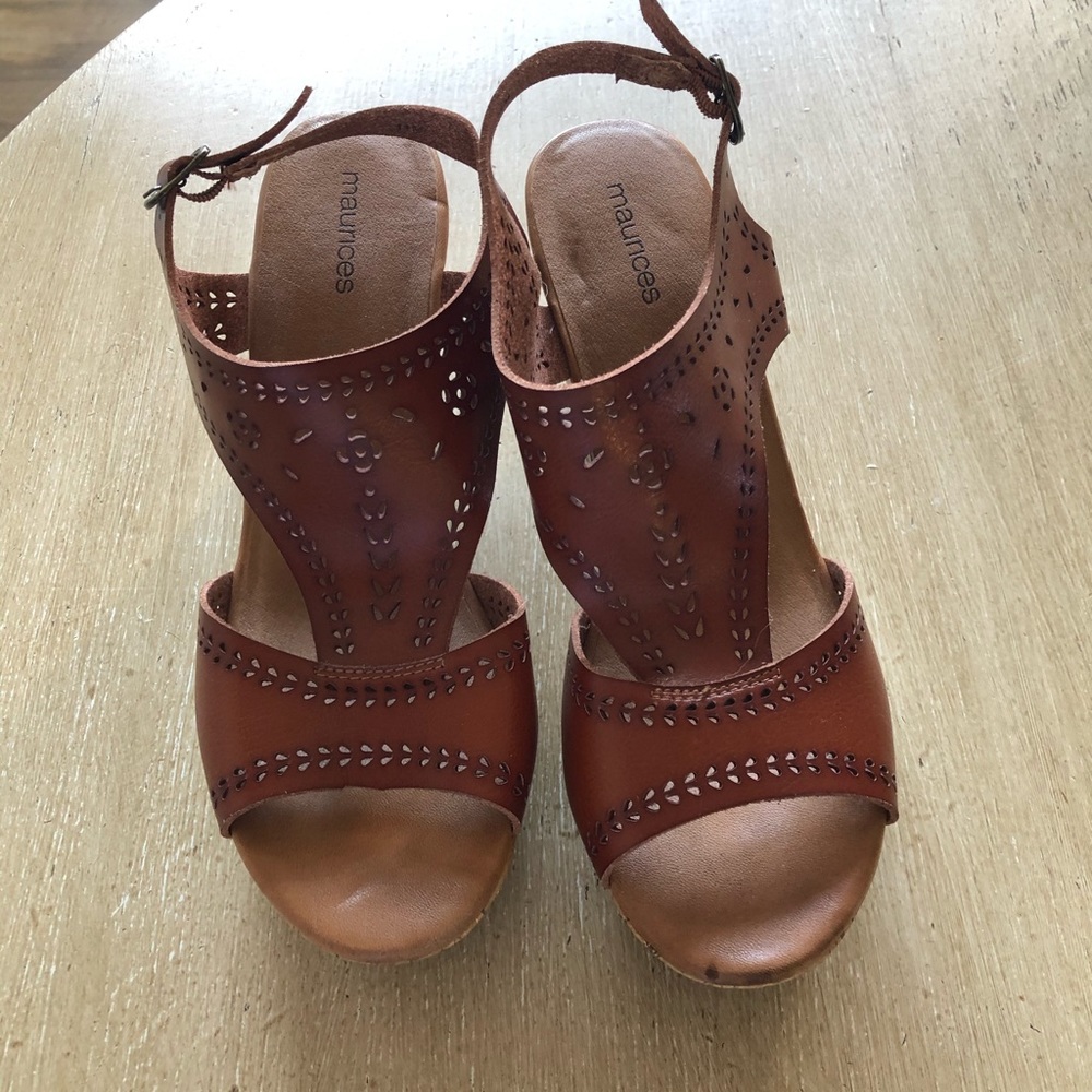Brand new Cute Maurices sandals size 11